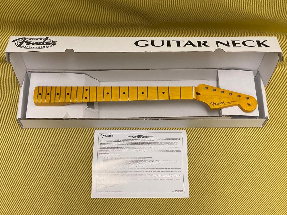 099 0061 921 Fender Classic Series 50S Stratocaster Maple Neck